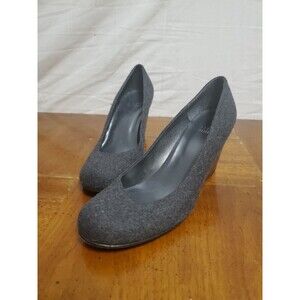 Stuart Weitzman Wedge Gray Wool Heels Shoes 7.5 M 3"  Pump Round Toe